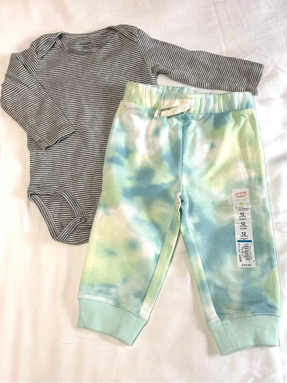12 Month Bundle 6 pieces! Long and Short Sleeve Bodysuits and Sweatpants